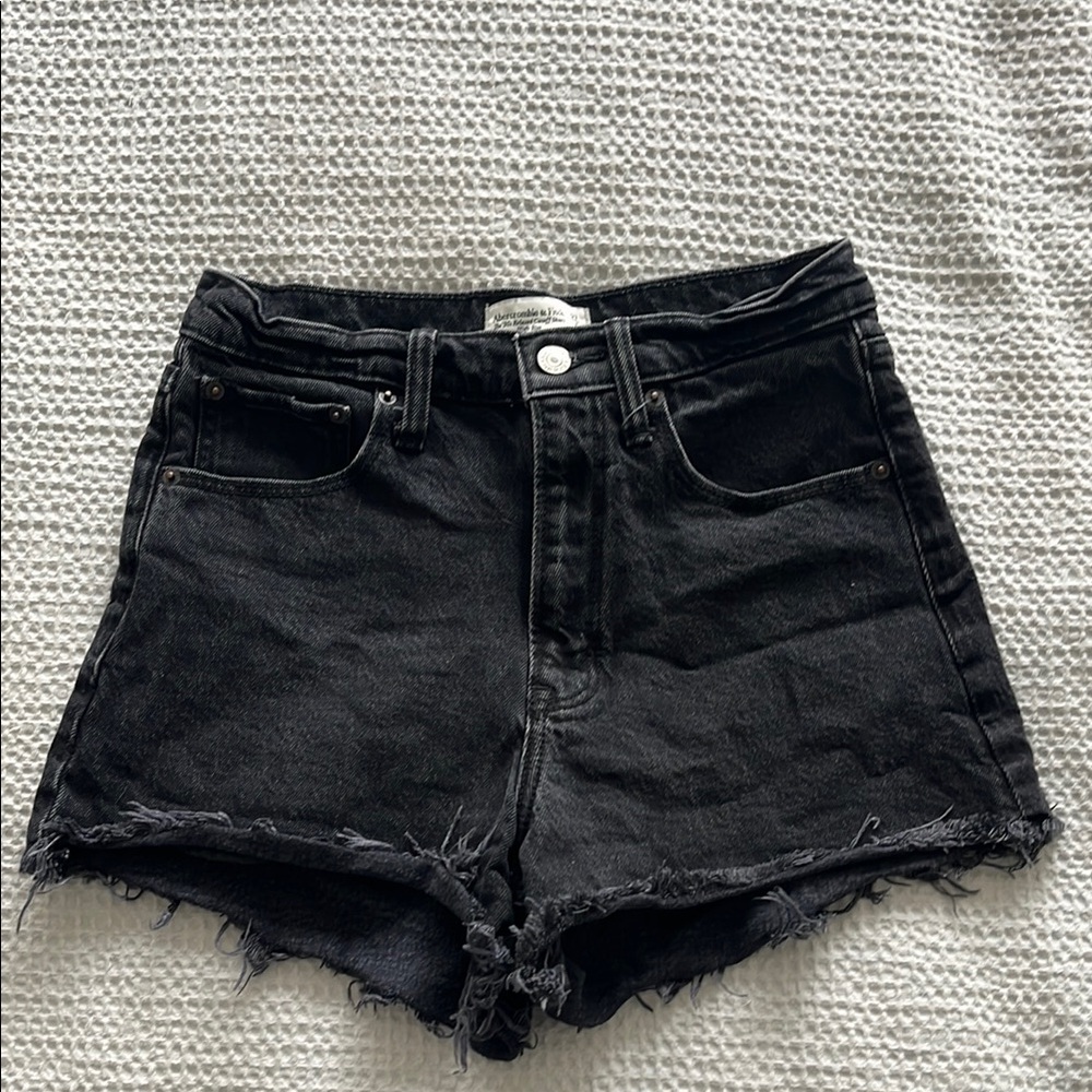Abercrombie 90s Relaxed Cut Off Black Denim Shorts